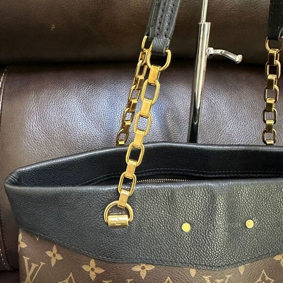 Louis Vuitton Pallas Shopper - Picture 4 of 16
